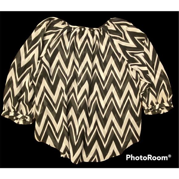 Woman’s Bongo SZ L Black/White Print Sheer Top - Picture 7 of 7